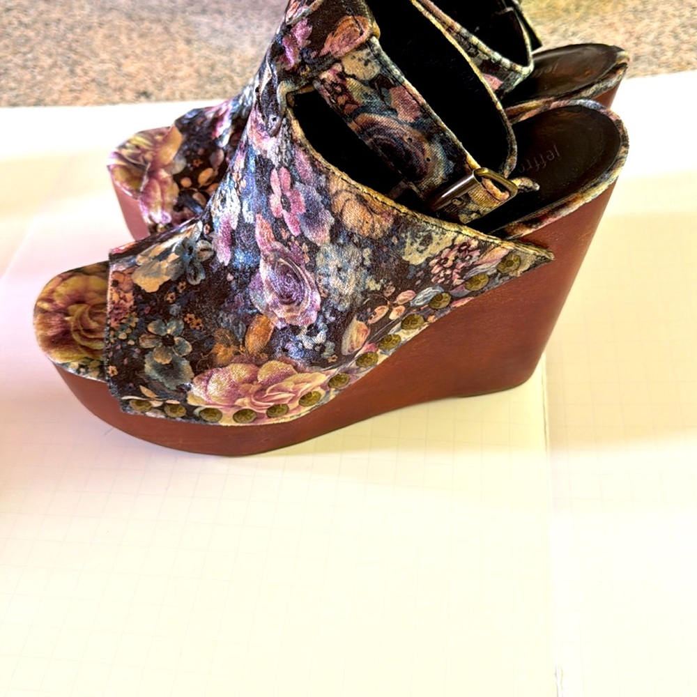 Jeffrey Campbell
